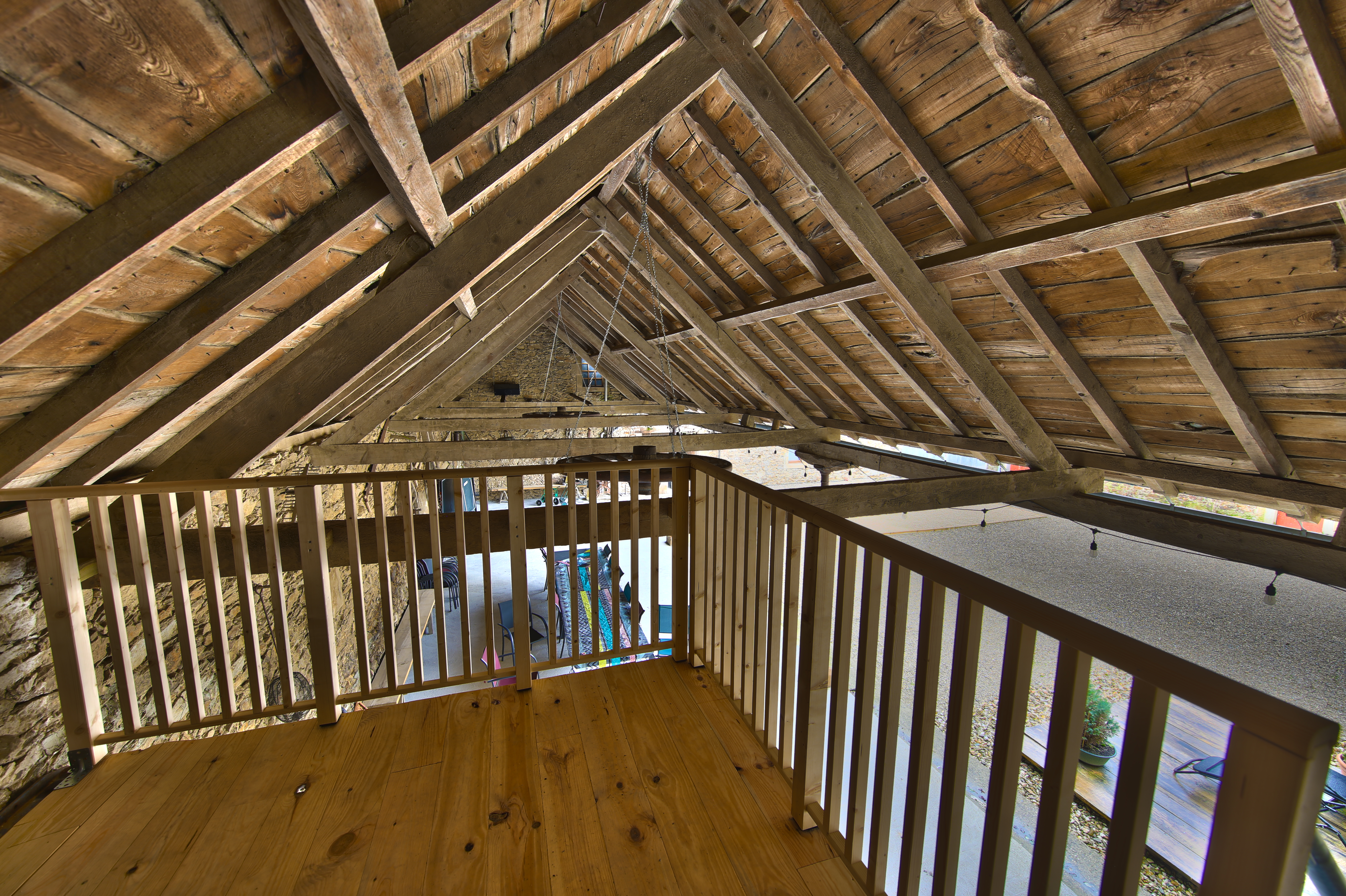 Le séjour avec sa grande table