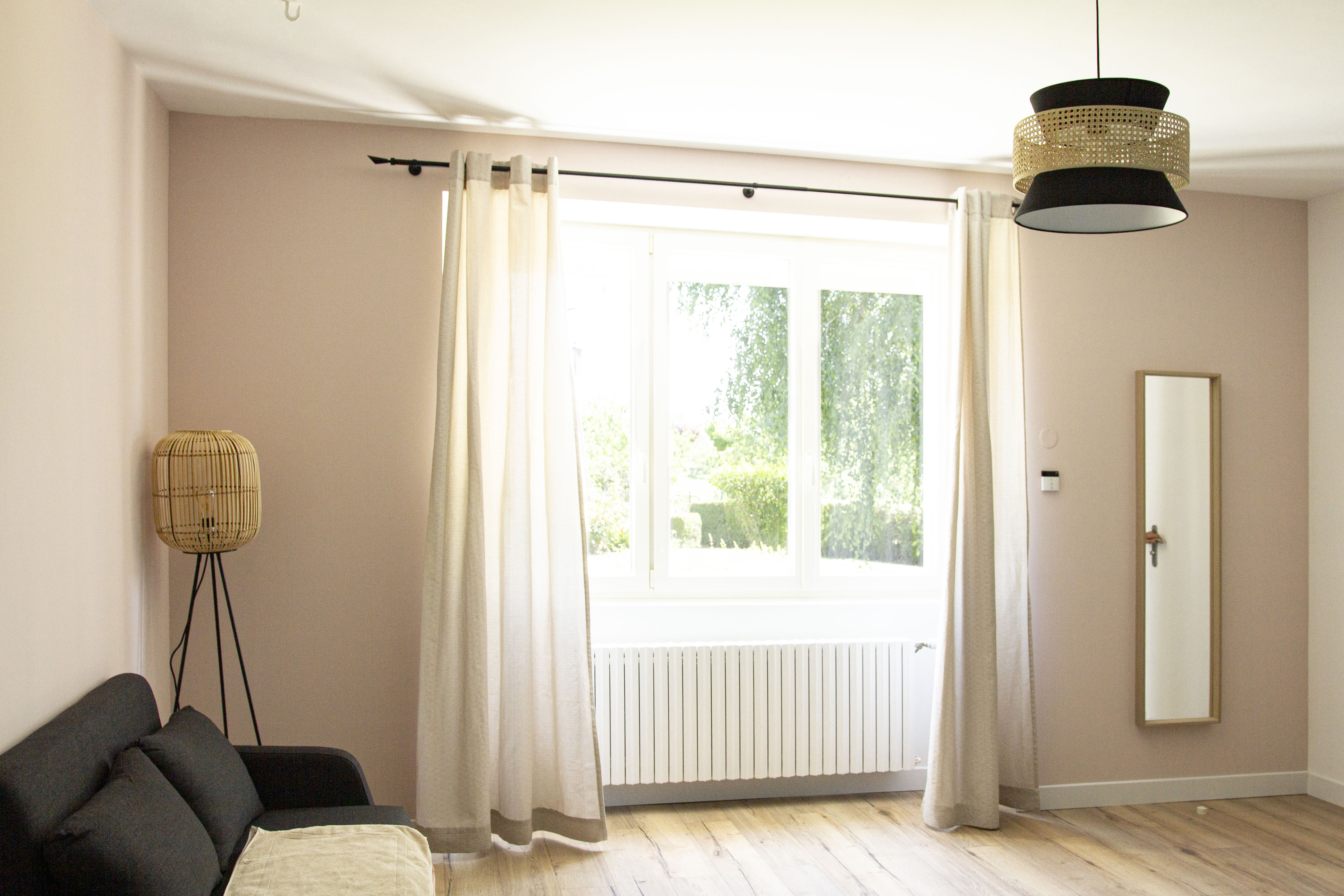 Le séjour avec sa grande table