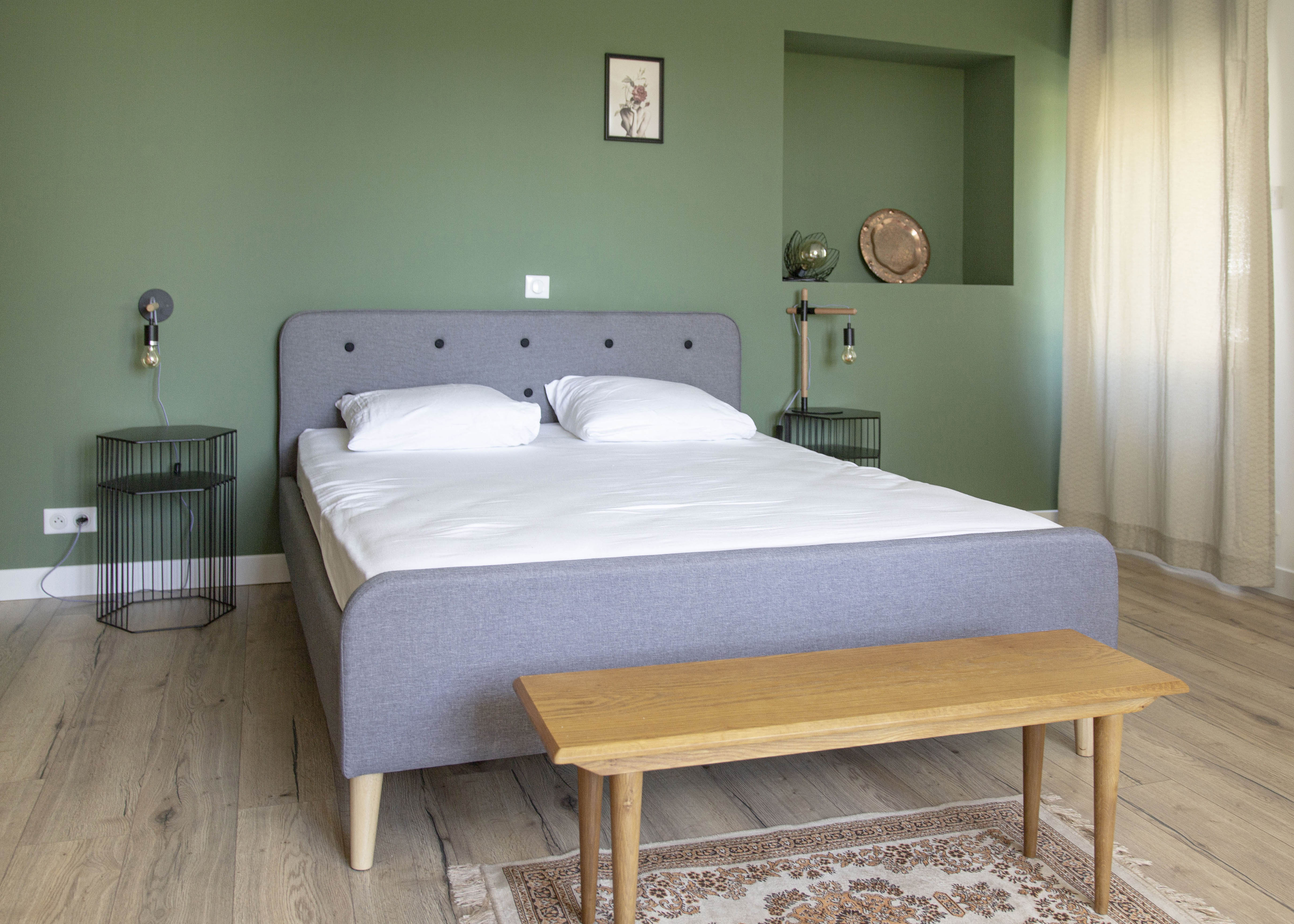 Le salon et ses grands canapés