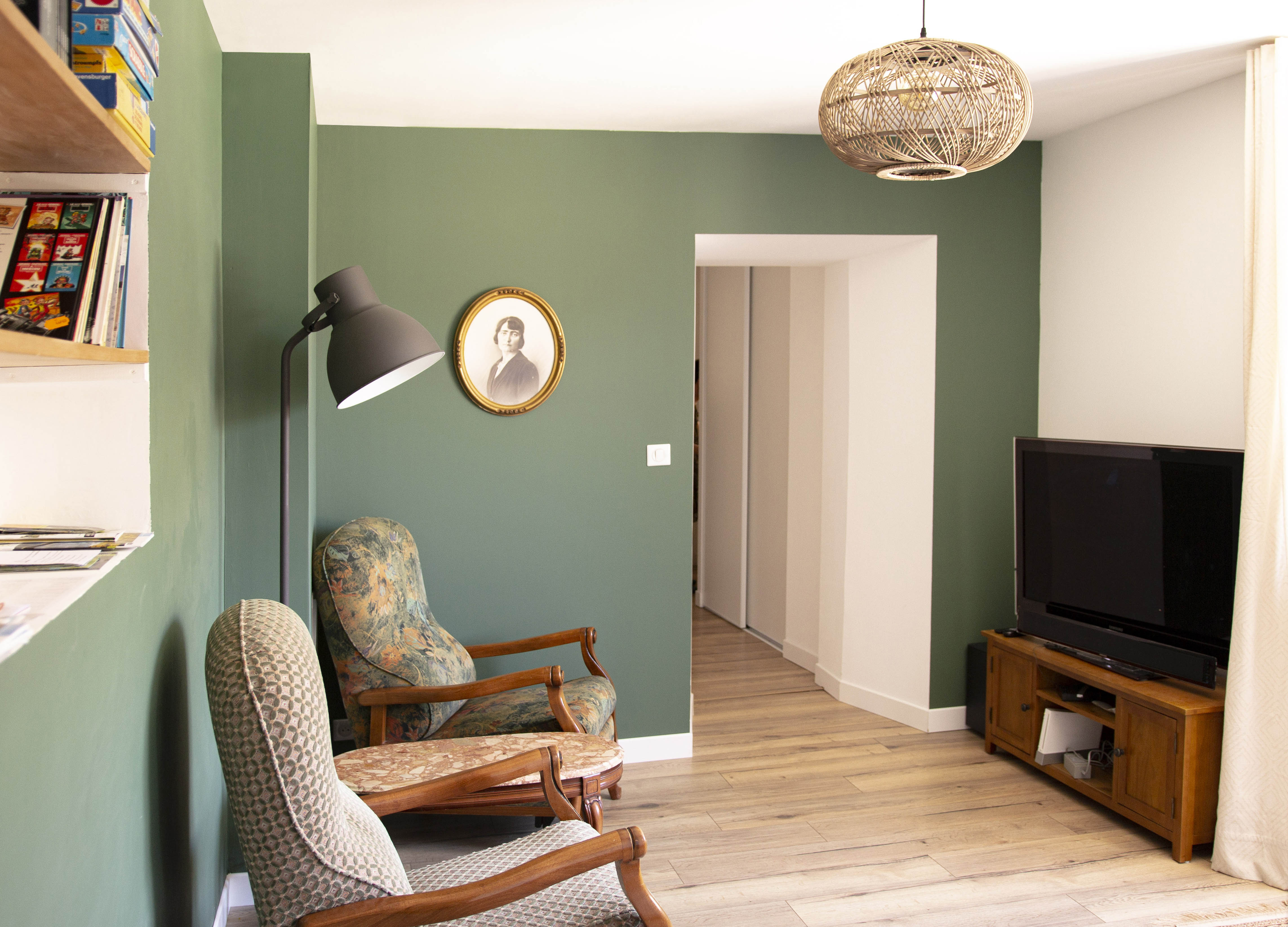 Le séjour avec la cuisine ouverte