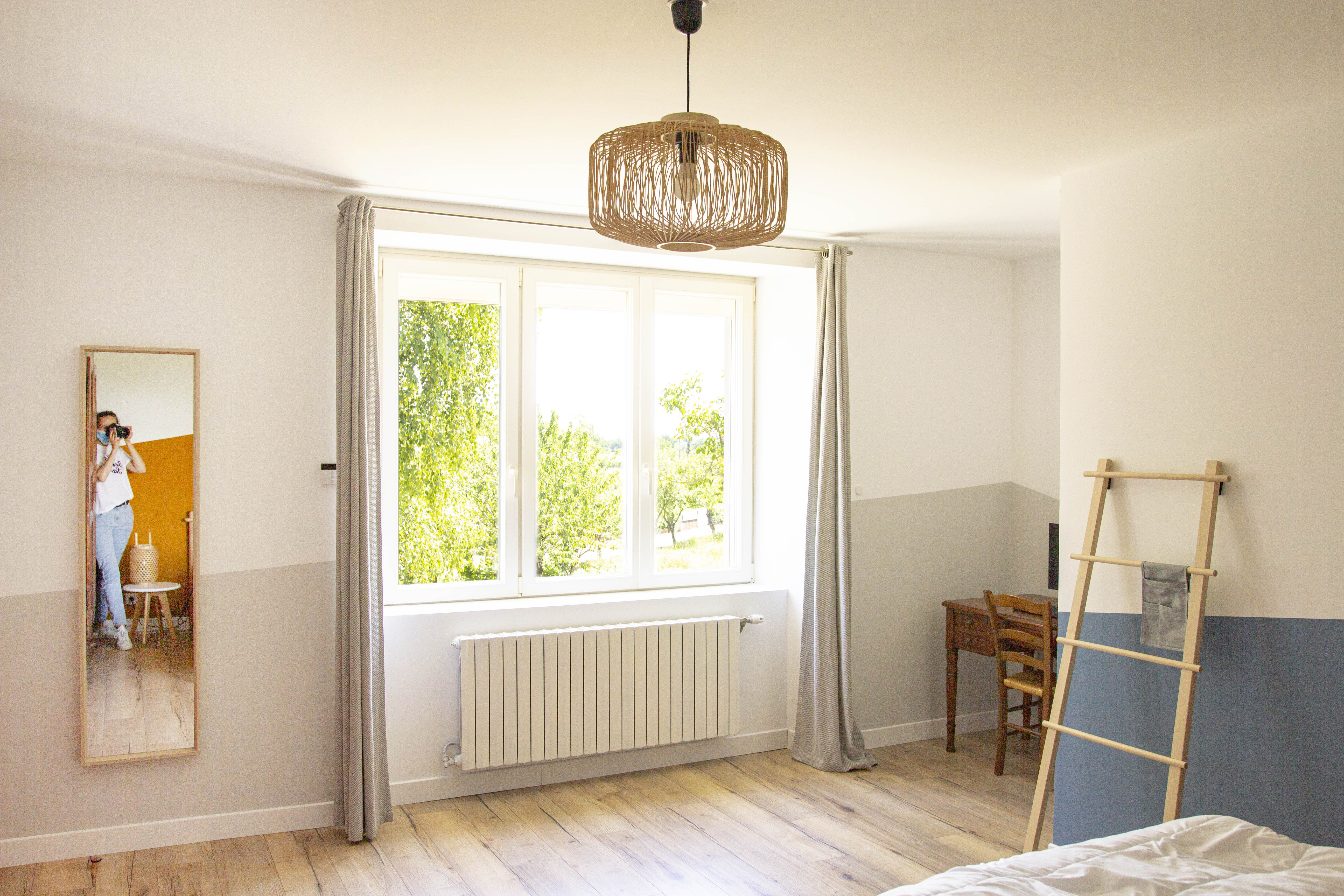 Le séjour avec la cuisine ouverte