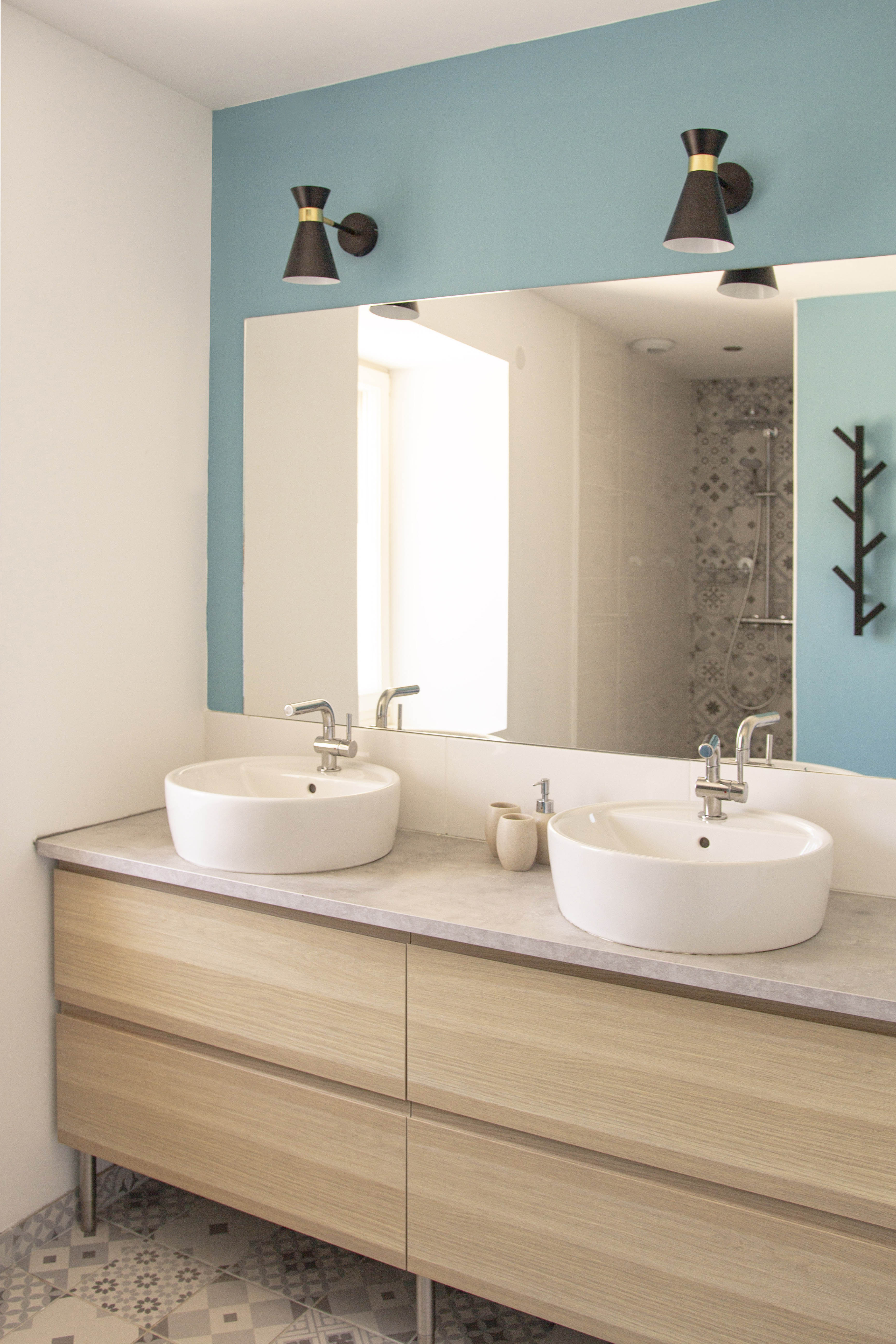 Le séjour avec sa grande table